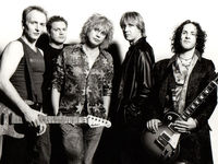 Vivian Campbell: Music piracy is good for Def Leppard